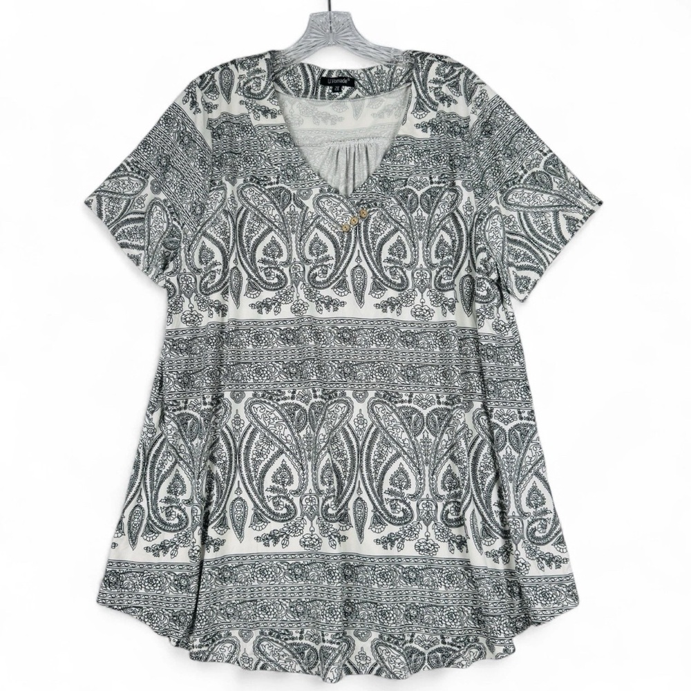 U. Vomade Womens Size 2X Tunic Top Black White Paisley Print Short Sleeve V Neck